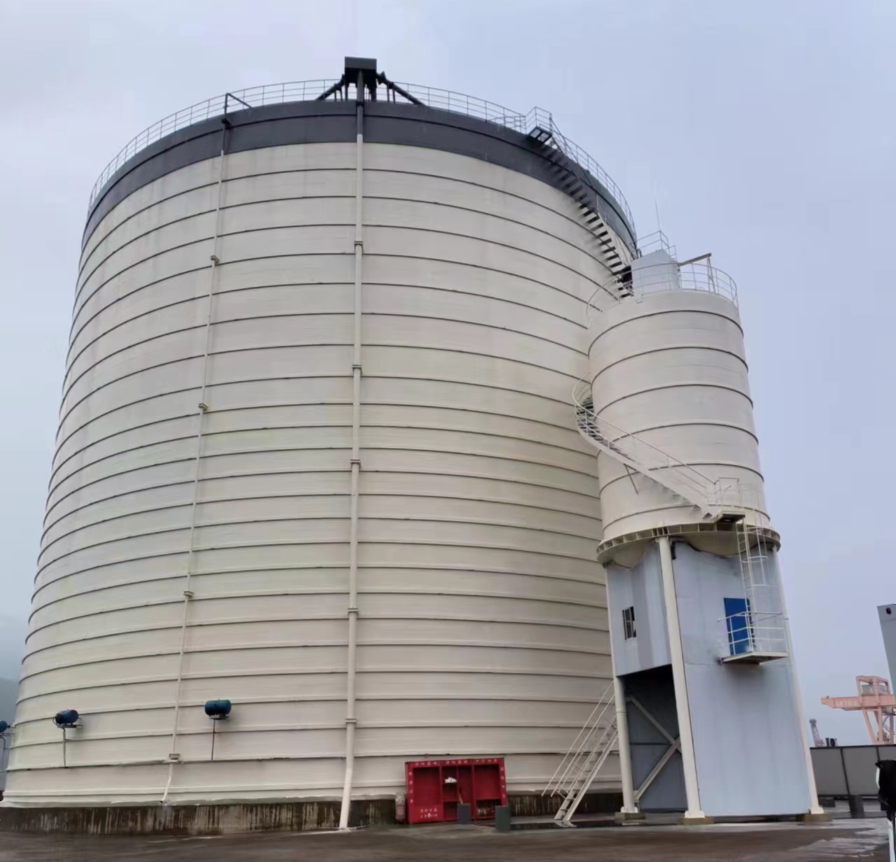 昆都仑10万吨水泥钢板库